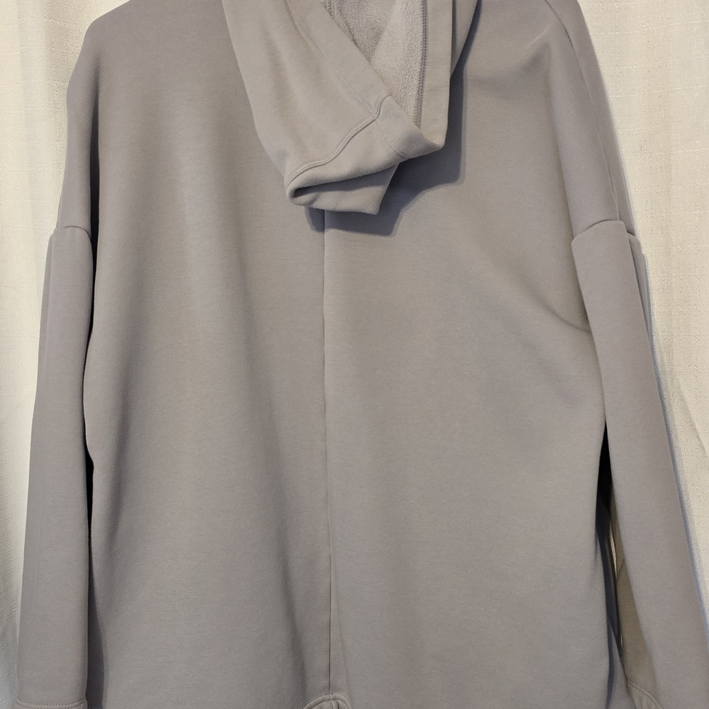 Fabletics Gray Women's Cardigan Sweatshirt Gym Walks Fall Winter Size Medium - Picture 5 of 5